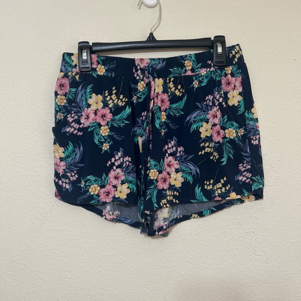 Lush Floral High-Waist Rayon Pull-On Shorts with Drawstring - Picture 3 of 8